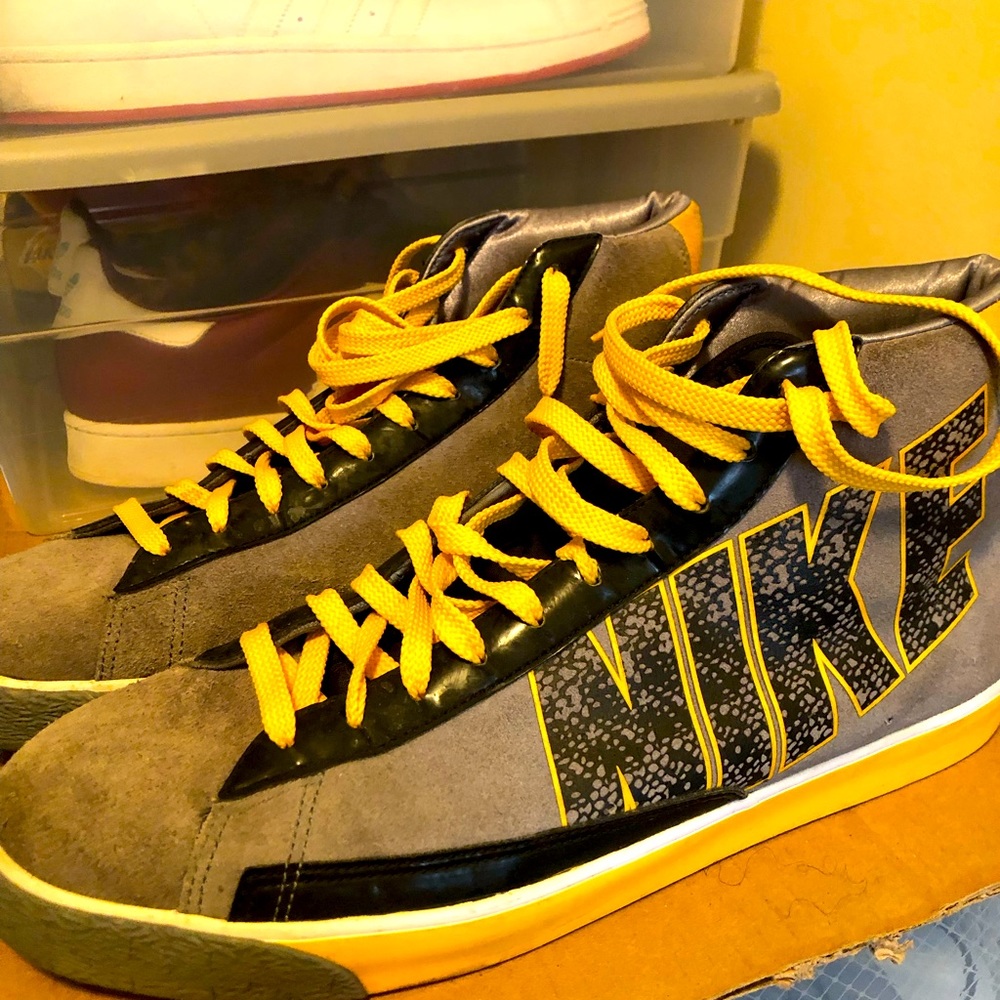 Mens Yellow & Gray Nike